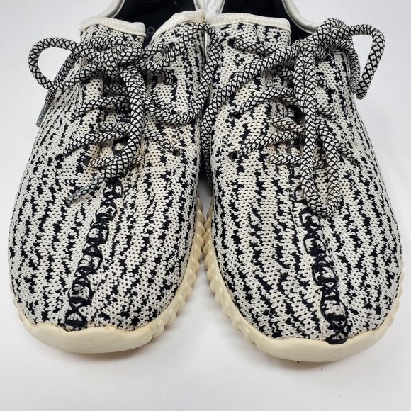 Adidas yeezy turtle dove first Gen sneakers - Picture 9 of 9